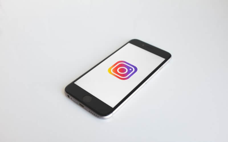 Instagram広告の出し方