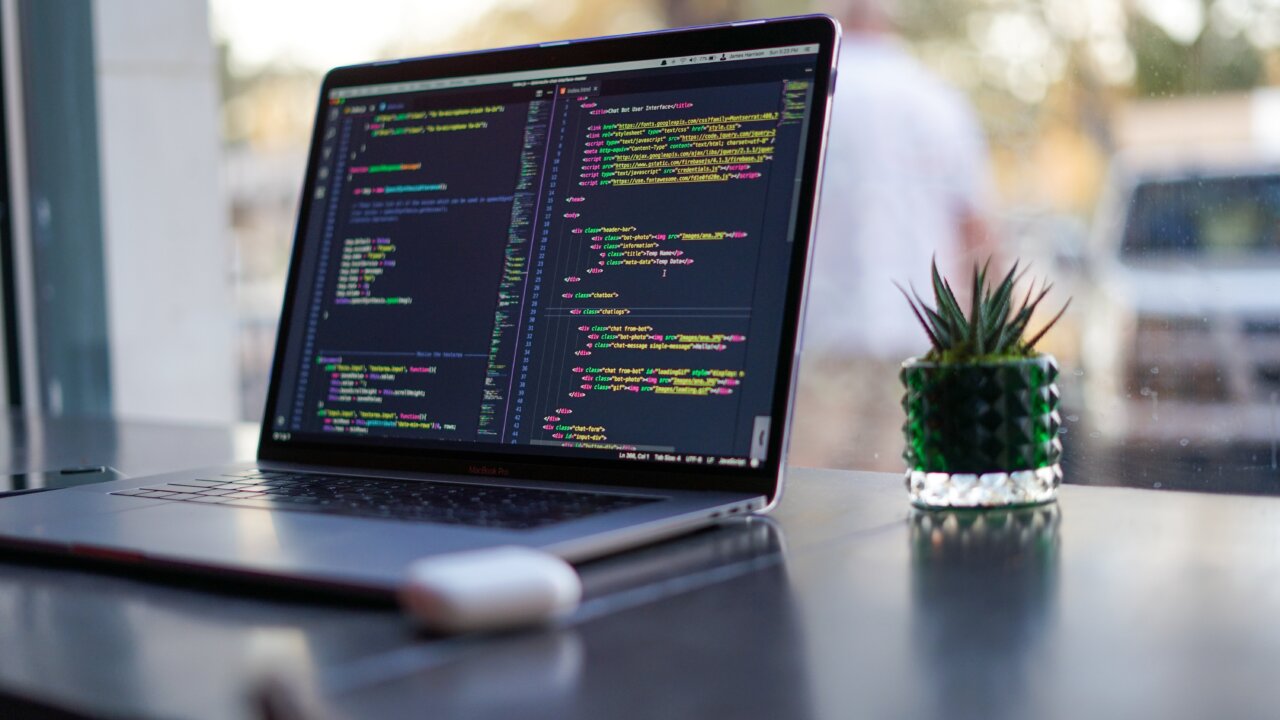 Webマーケティングにプログラミングは必要？学んでおいた方がいい言語とは