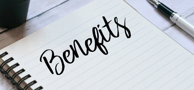 benefitsと書かれたノート