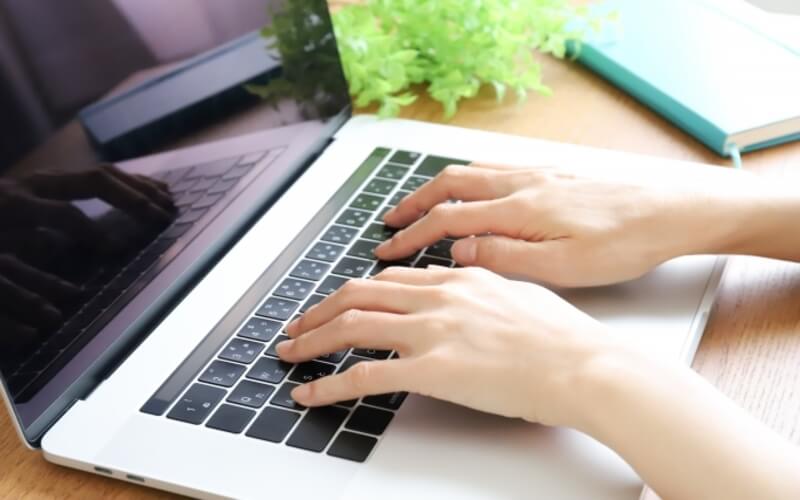 フリーランスのwebマーケターを目指す！年収、案件獲得方法を解説【未経験OK】
